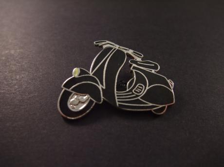 Vespa Italiaanse iconische scooter ( zwartekleur)